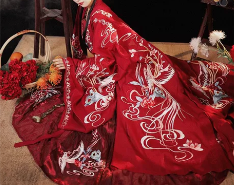 压箱底的美丽汉服,绣花绝美,很大片很大片,...