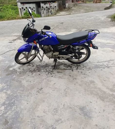 铃木GT125摩托,车况好,公里数少,机器...