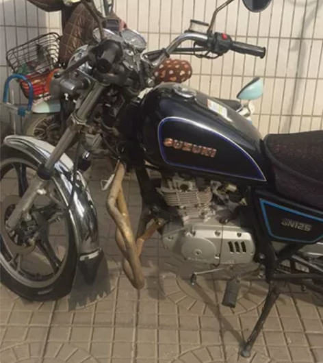 95年经典铃木125八成新,闲置,一切正常...