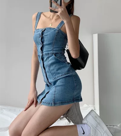 牛仔背带裙女 全新  M码 面料是有弹力的...