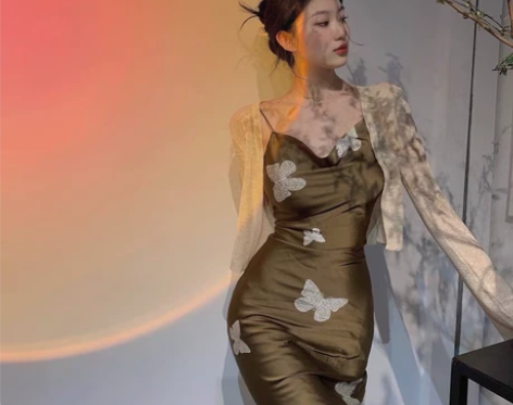 复古法式chic纯欲优雅温柔蝴蝶轻熟开叉露...