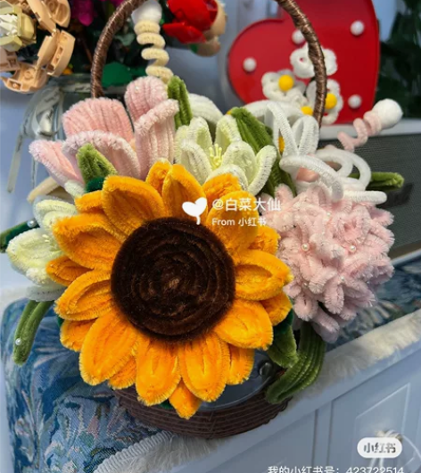 粉色多一点 扭扭棒花篮 感兴趣的话点“我想...