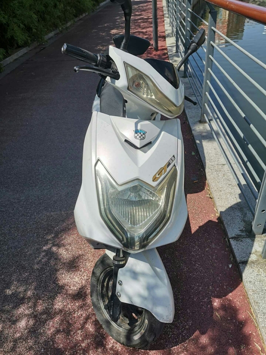 绿源电动车1300便宜出。