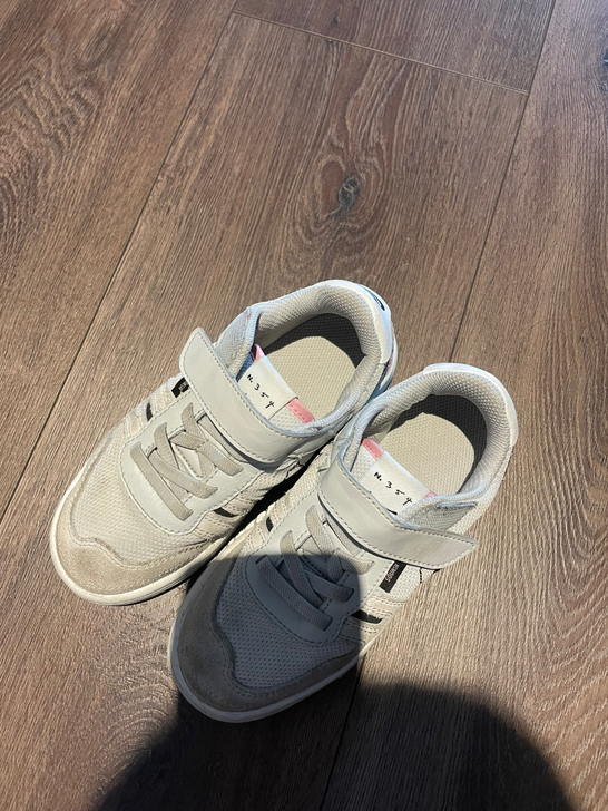 nike 休闲鞋 7成新 11c.不退换