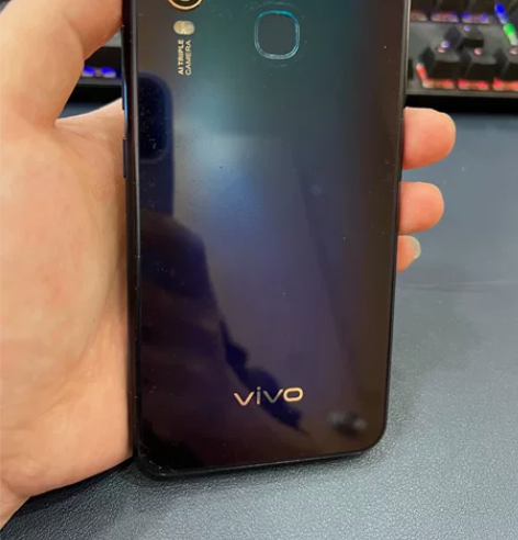 vivo Y3 4+128 无拆修 便宜卖...