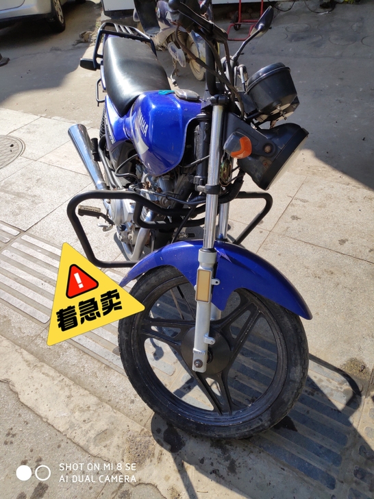 二手雅马哈125摩托车