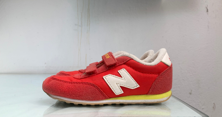 便宜出 NEWBALANCE 童鞋 买来其...