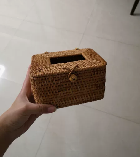 藤编纸巾盒啊2个 几乎全新,换纸巾盒了用不...