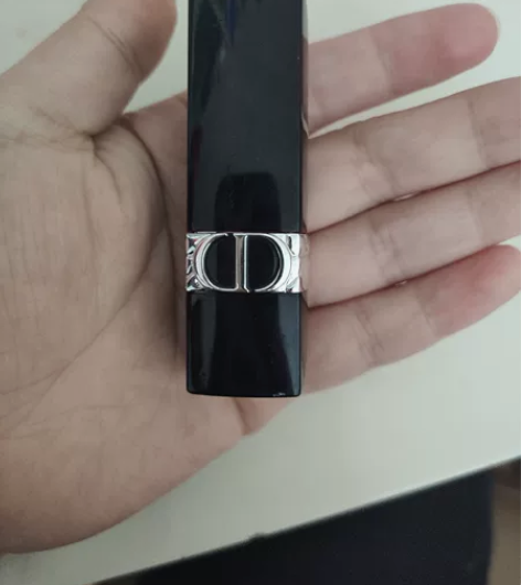迪奥哑光999,女生的口红总是用不完的,所...