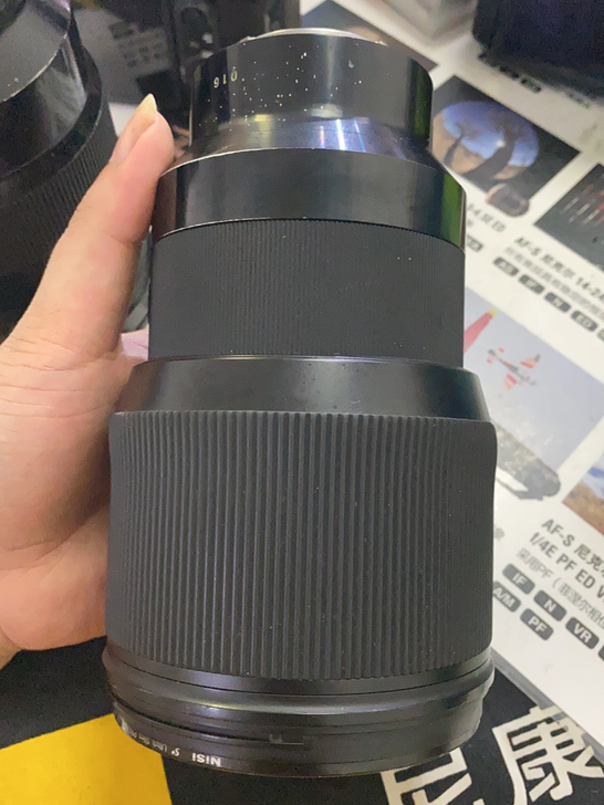 出适马85 1.4 成色差 索尼口 功能...