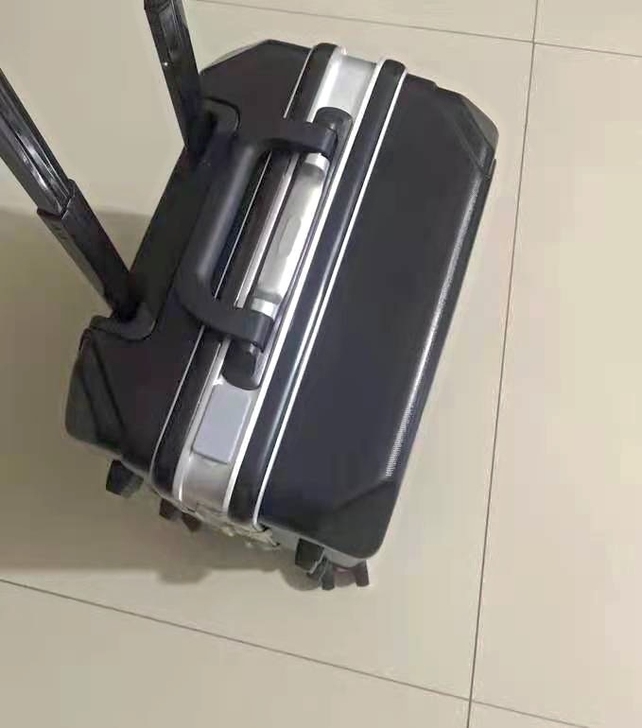 闲置一个26寸非常高档的行李箱，全新未用过...