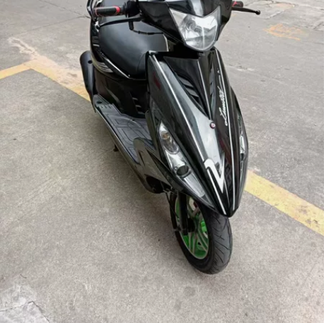飞鹰雅马哈鬼火一代，排量100cc，黑色战...