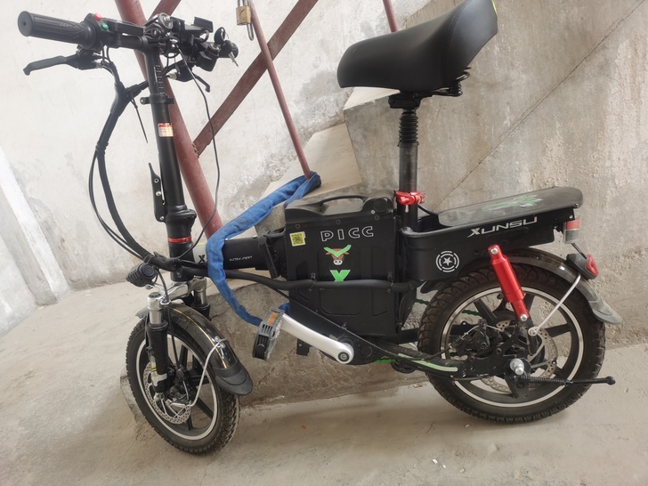 迅速代驾折叠电动车,32ah电池。跑了20...