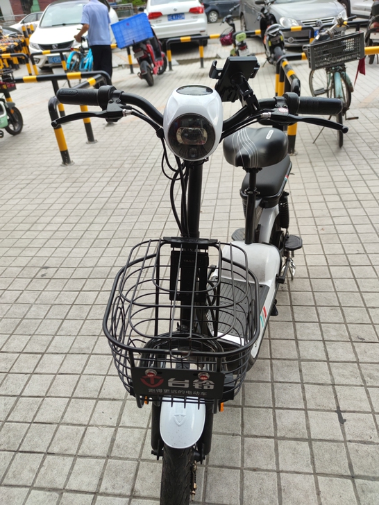 自用台铃电动车,电池耐用持久,没有任何质量...