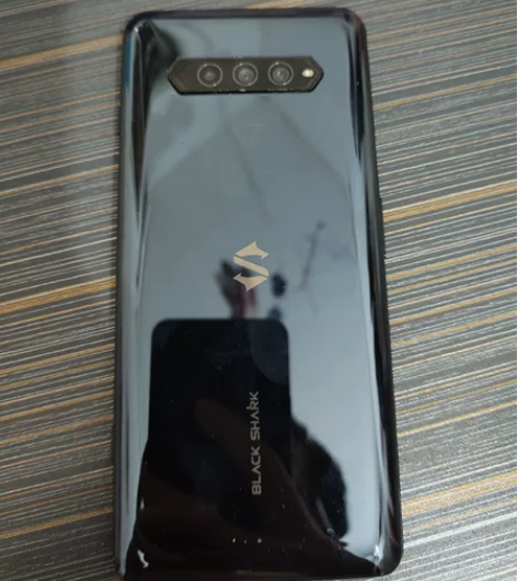 黑鲨4Pro,12256,有一些轻微磕碰,...