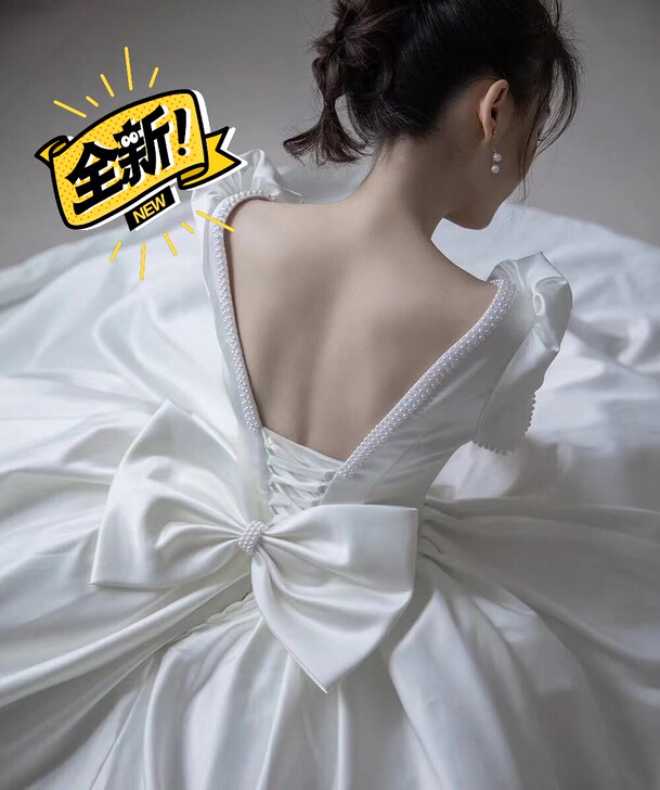 婚纱缎面宫廷风新娘主婚纱重工拖尾婚纱
