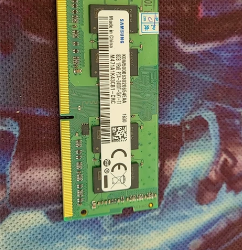 三星8g ddr4 2400 电脑自用的。...