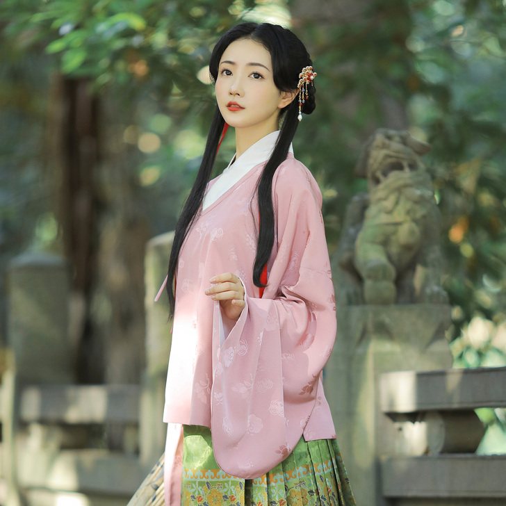 兰若庭 汉服 如意松鼠 明制 暗纹 交领 ...