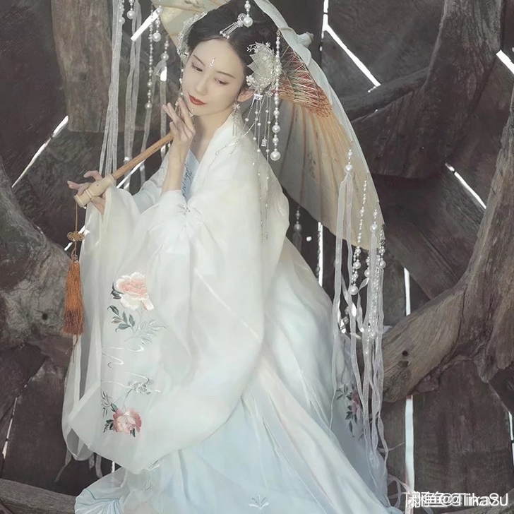 钟灵记雀灵齐腰m全套有大袖全新