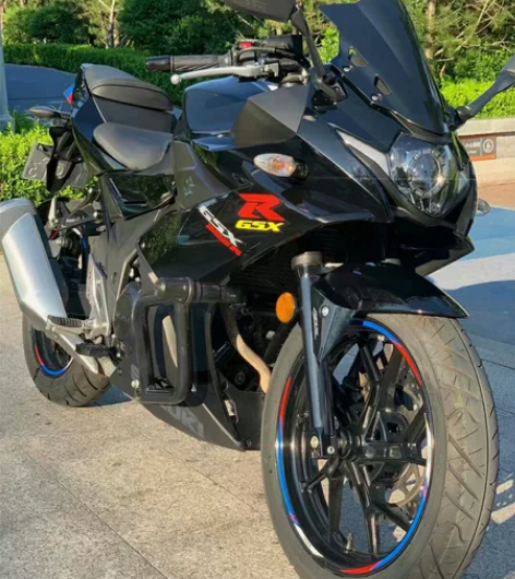 出售2021年铃木GSX250,个人一手车...