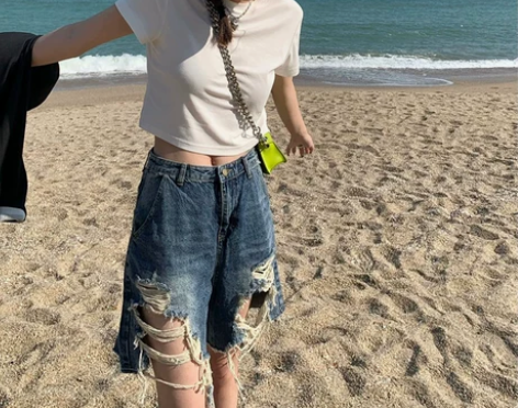 【搬家出闲置衣服】破洞牛仔短裤女 夏季新款...