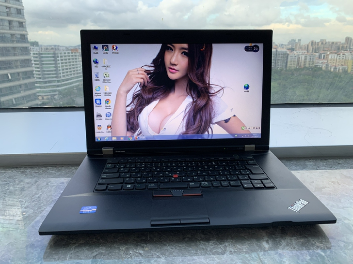 联想笔记本电脑i7 8G 15寸 女...