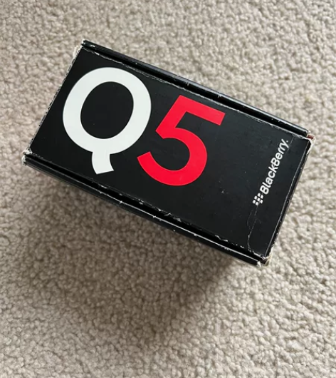 Q5 黑莓手机 双卡全球通用 最多是在异...