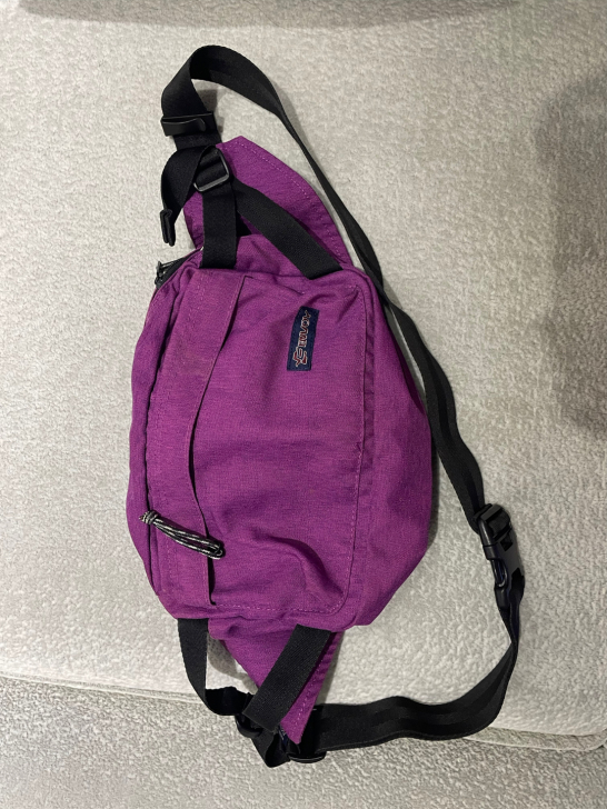 女士斜跨包单肩包 紫色正品几乎全新