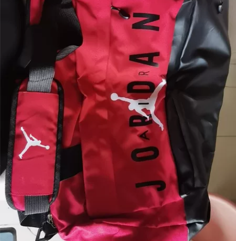 乔丹挎包,平时训练专用 感兴趣的话点“我想...