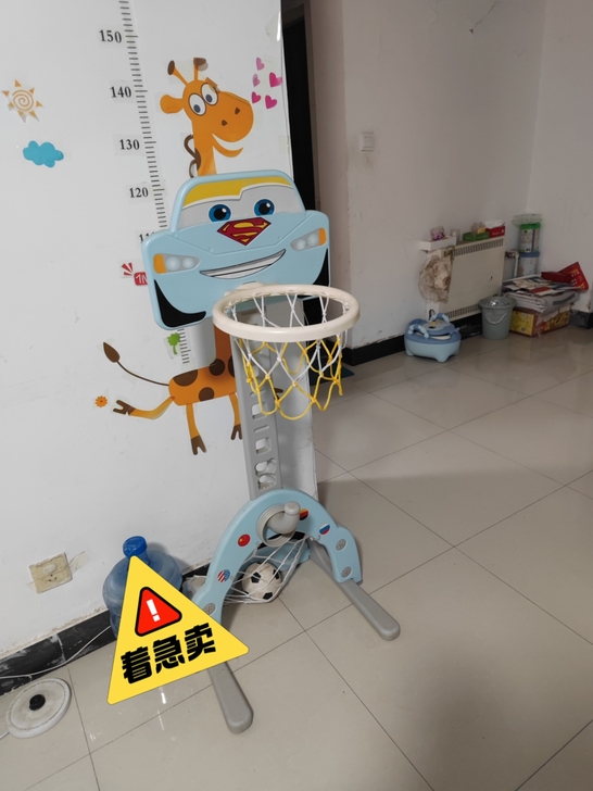 篮球架，八成新，搬家，处理！！！