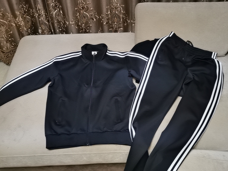 男士运动服,淘宝买的,淘宝太不靠谱,跟我说...