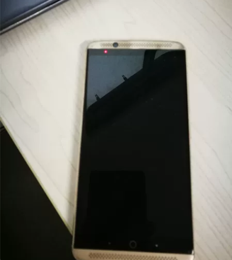 中兴天机7  4+128GB  无维修，功...
