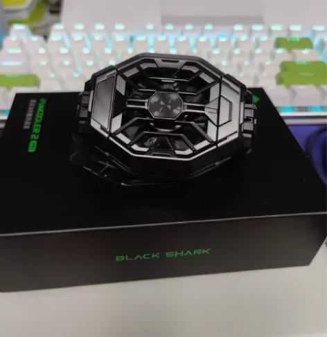 黑鲨散热器,官网买的,看上私聊 感兴趣的话...
