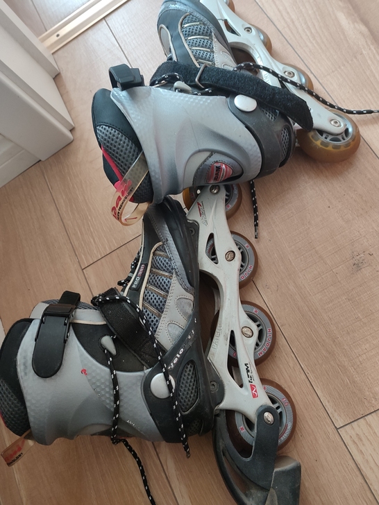 轮滑鞋 60元