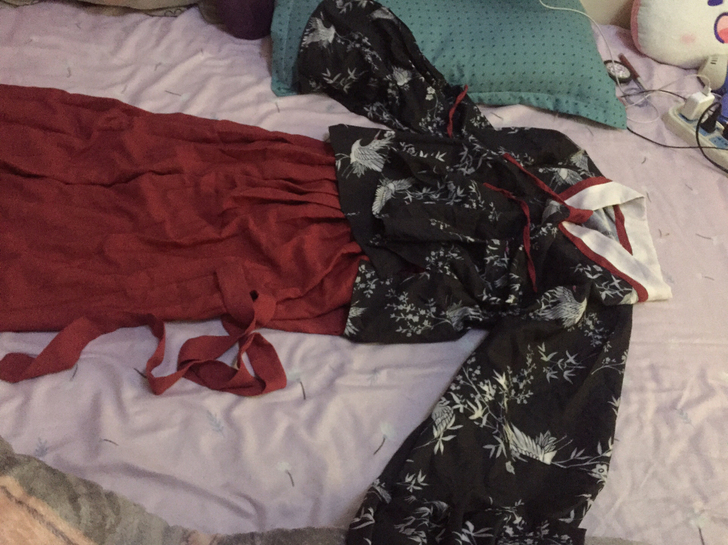 一溪月汉服就穿过两三次一直没动过了