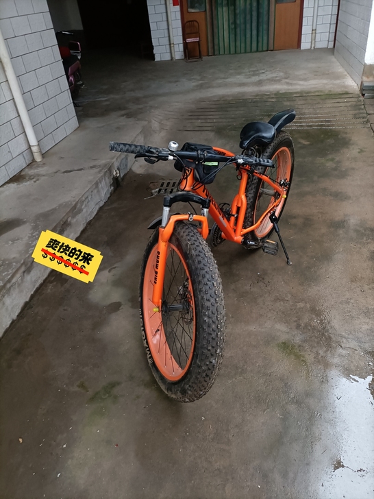 买回来没怎么骑，全新车，350出售不还价，...
