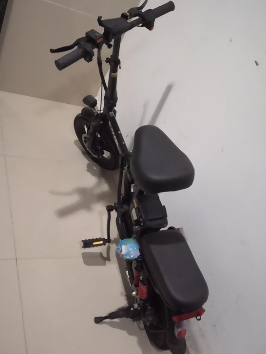 明顶几乎全新电动车,代驾专用