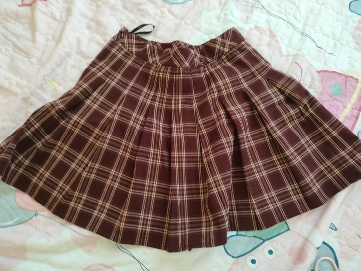 歌莉娅学院风格子半裙，m码，几乎全新