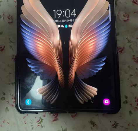 三星Fold 自用成色不好,刷的未来系统