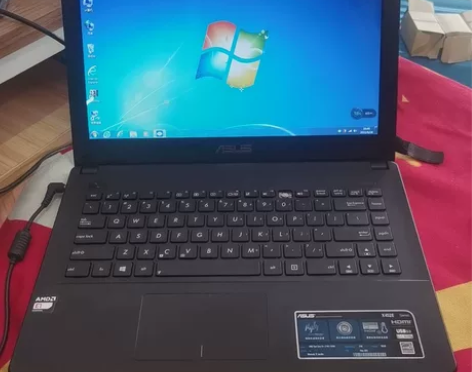 华硕薄款办公笔记本电脑,型号X452E,成...