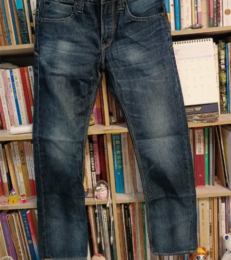 LEE牛仔裤—— 正品，九新，款式时尚。秋...