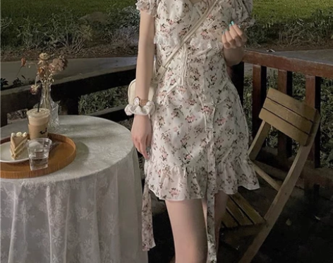 小个子v领甜辣收腰连衣裙辣妹新款夏季性感风...