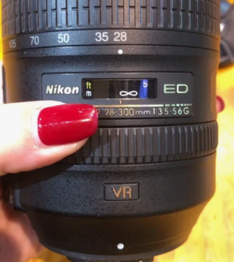 尼康28-300 VR G款镜头 成色很...
