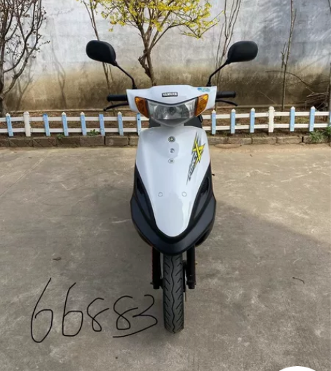 二手摩托雅马哈福喜100cc踏板,上班就几...