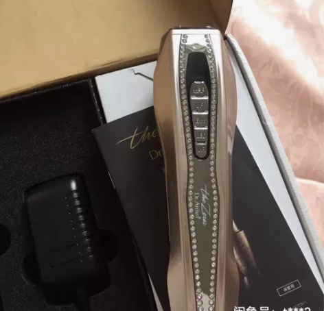 全新一套的宙斯5代美容仪 没有凝胶 香槟色...