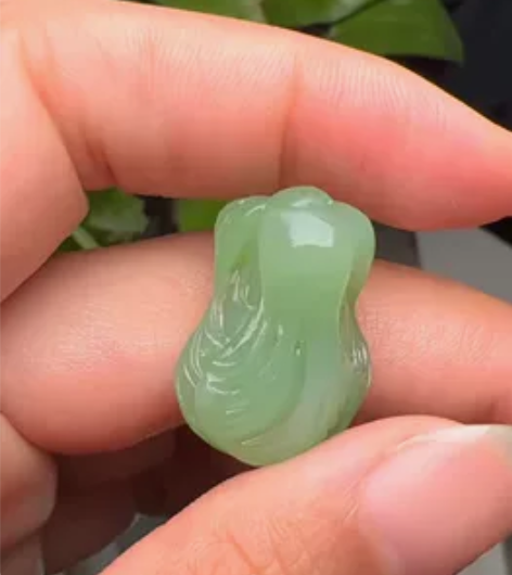 俄料，颜色娇俏翠绿，十分可爱，玉雕白菜，寓...