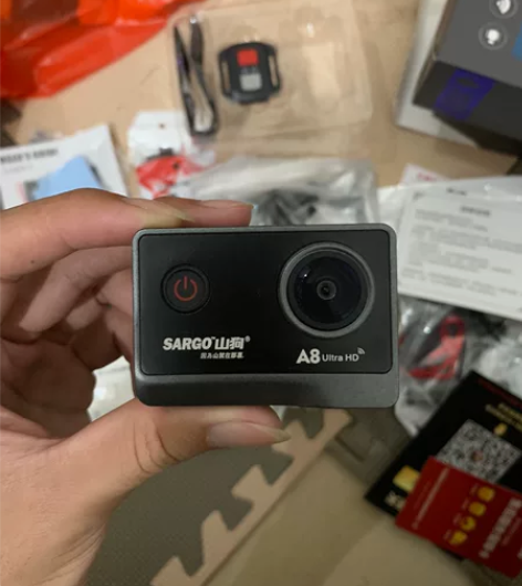 相机还跟新的一样，买回来几乎没用过，所以出...