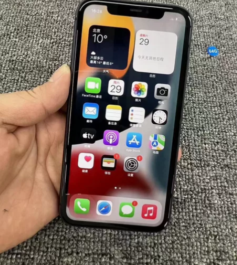 黑色国行苹果11,6.1寸,128g内存,...