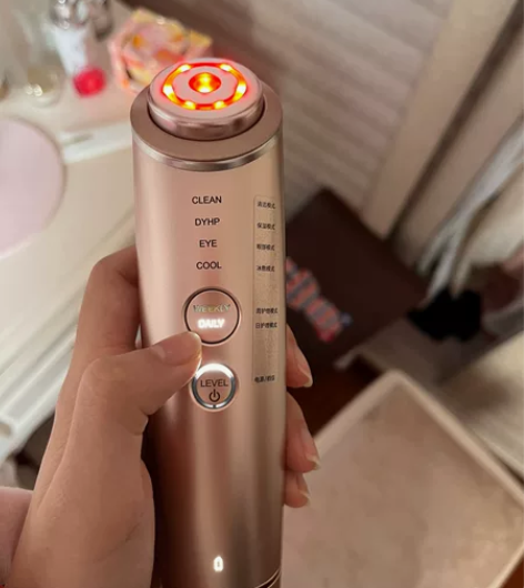 雅萌水光钻美容仪，用过几次，几乎全新，旗舰...