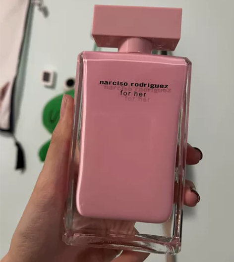 纳西素粉瓶，100ml，余量95%，很甜美...